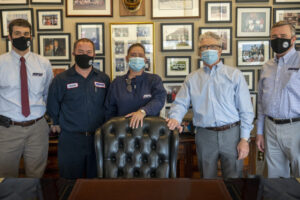 从左开始：羽衣甘蓝霍尔布鲁克，吉米·佩克，旋律哈特菲尔德，蒙特·布莱克和史蒂夫·鲁尼昂